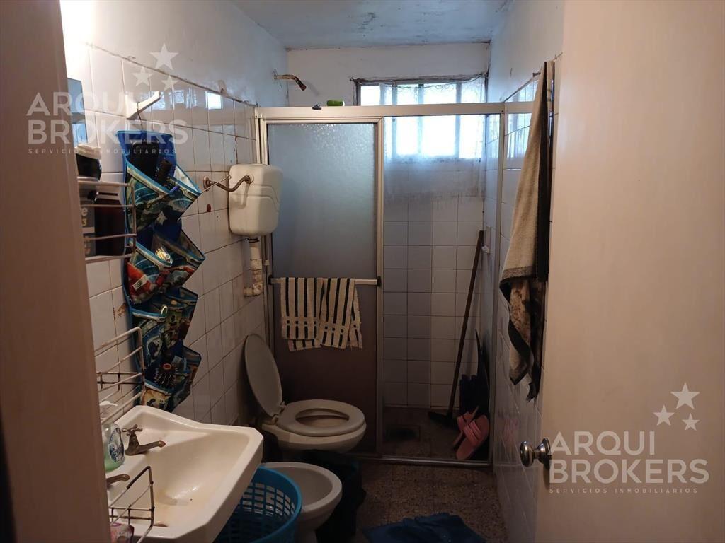 Apartamento de dos dormitorios en venta en Villa Española c