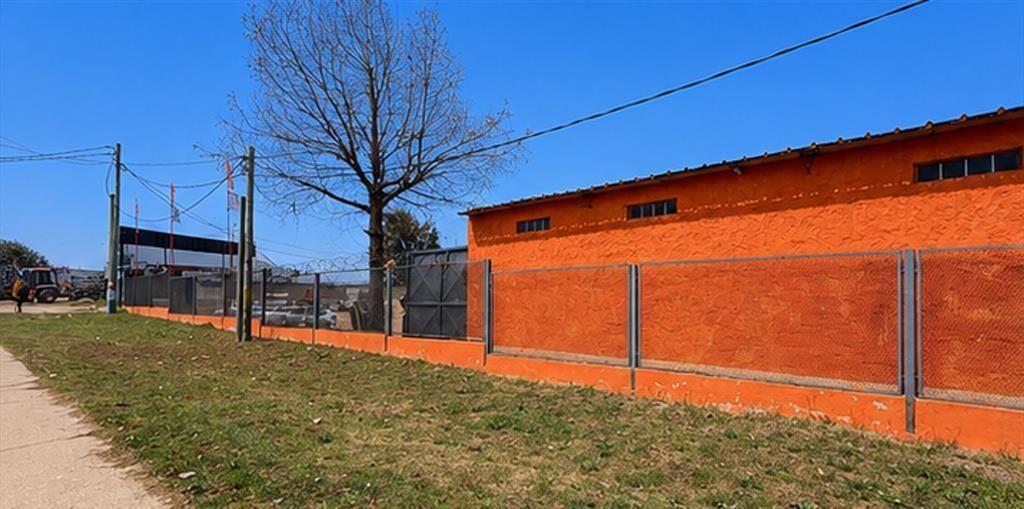 Alquiler local comercial 1706mts Las Piedras.