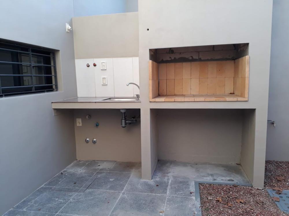 Edificio de 6 viviendas con renta en Jacinto Vera