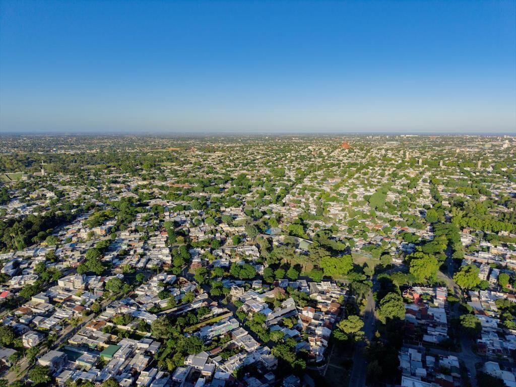 Venta de Casa al Frente con garaje doble, Barbacoa y patio