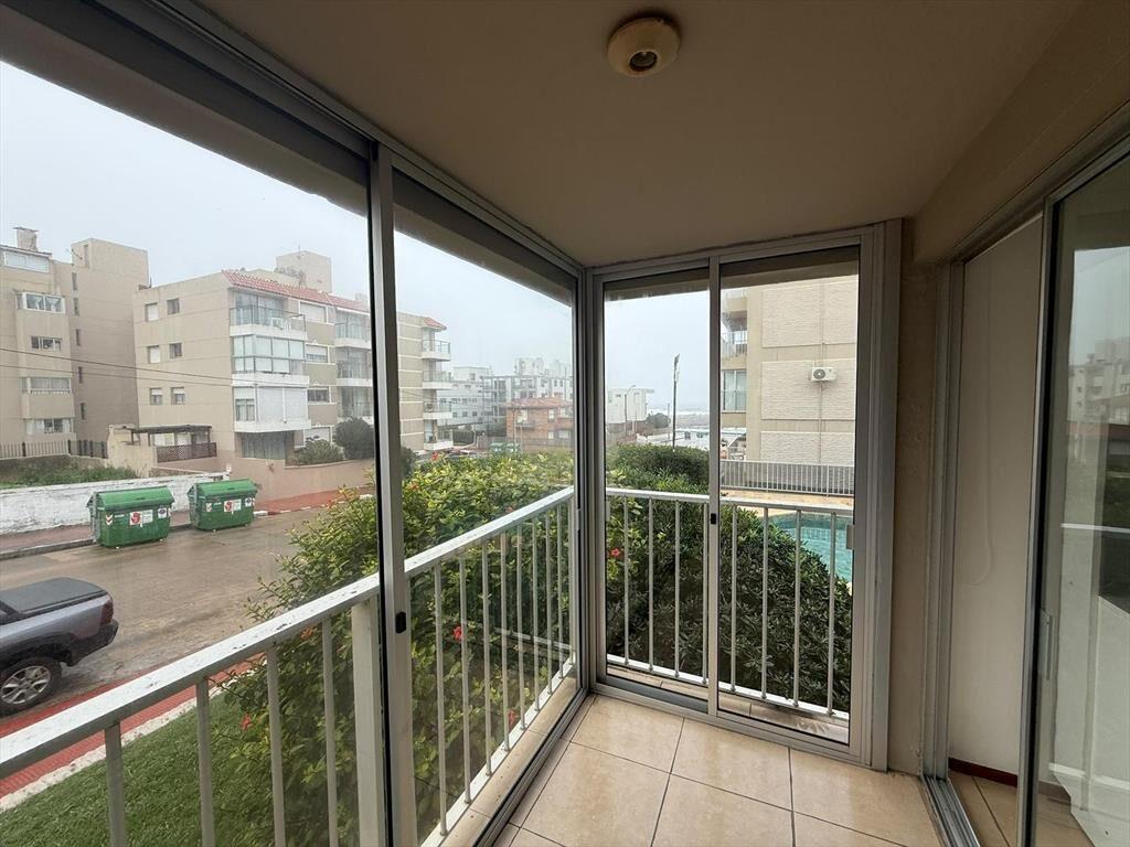 Alquiler anual apartamento 1 dormitorio a pasos de El Emir