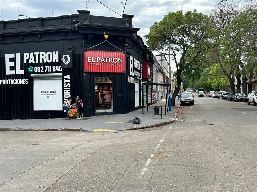 Venta Local comercial con renta esquina en Arenal Grand