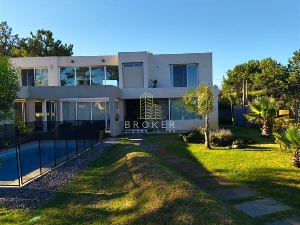 Alquiler casa El Pinar frente al mar 4 dormitorios