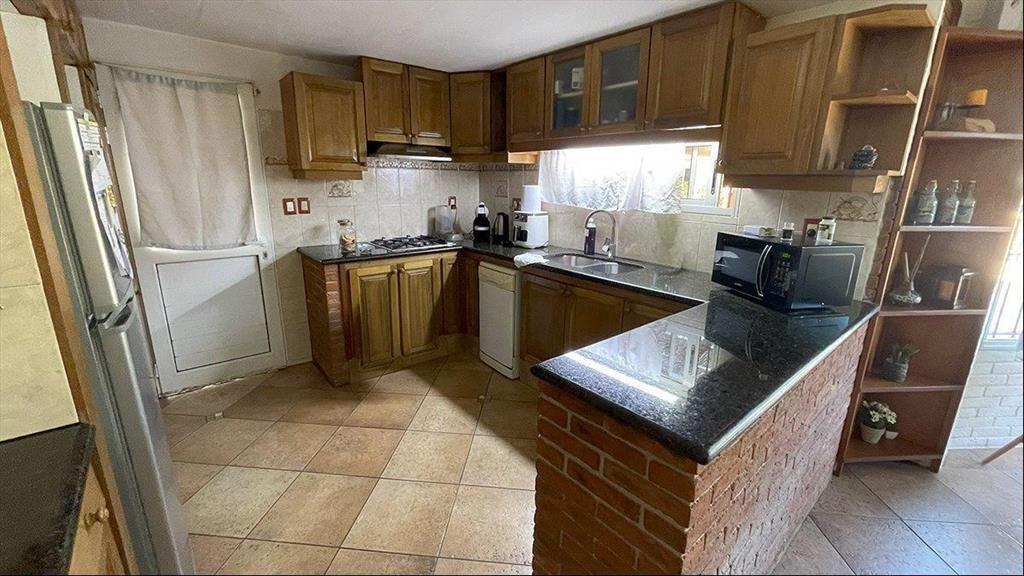 Casa en venta de 4 dormitorios en playa mansa con piscina,