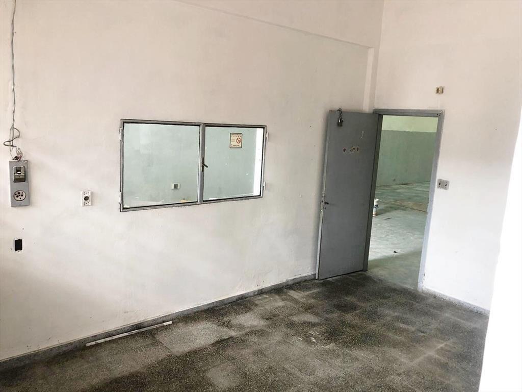 Amplio local comercial y vivienda sobre Avenida Millán - Sa