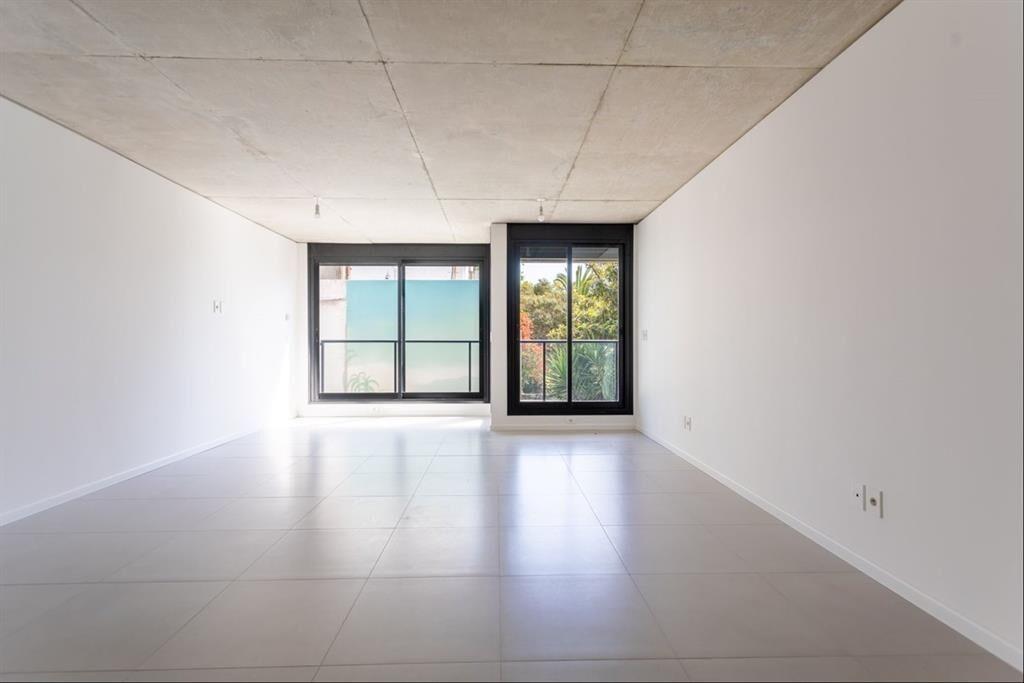 ALQUILER- OFICINA - PUNTA CARRETAS con GARAGES