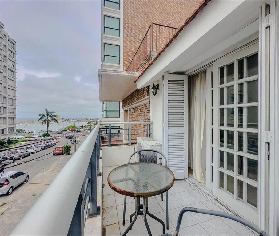 Venta casa puerto del buceo, 4 dormitorios