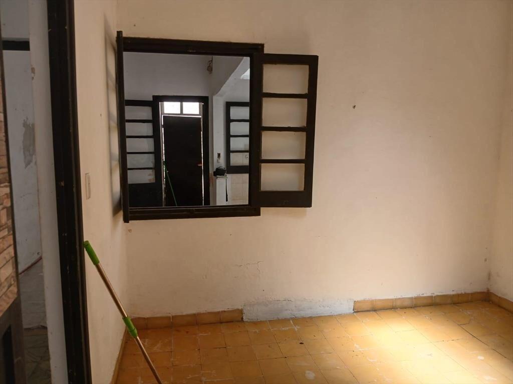Casa a restaurar con renta actual