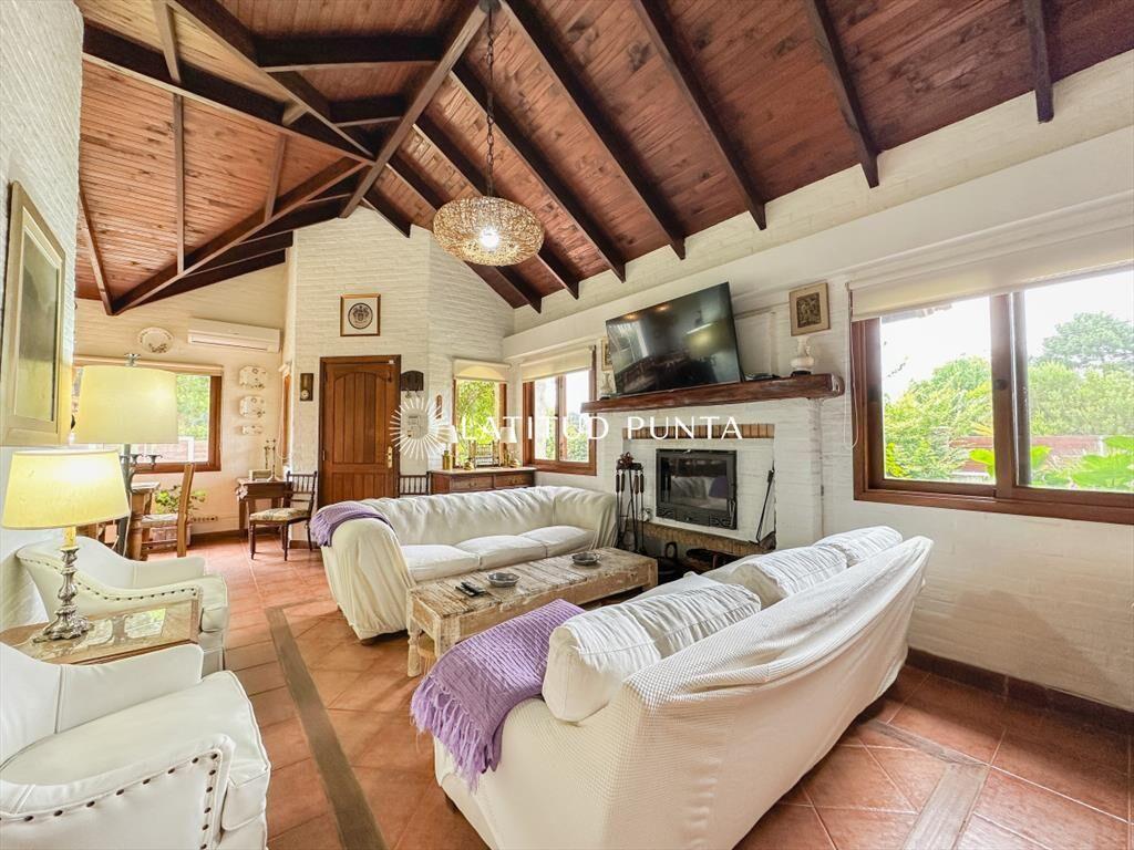 Casa en Jardines de Córdoba, 3 dormitorios