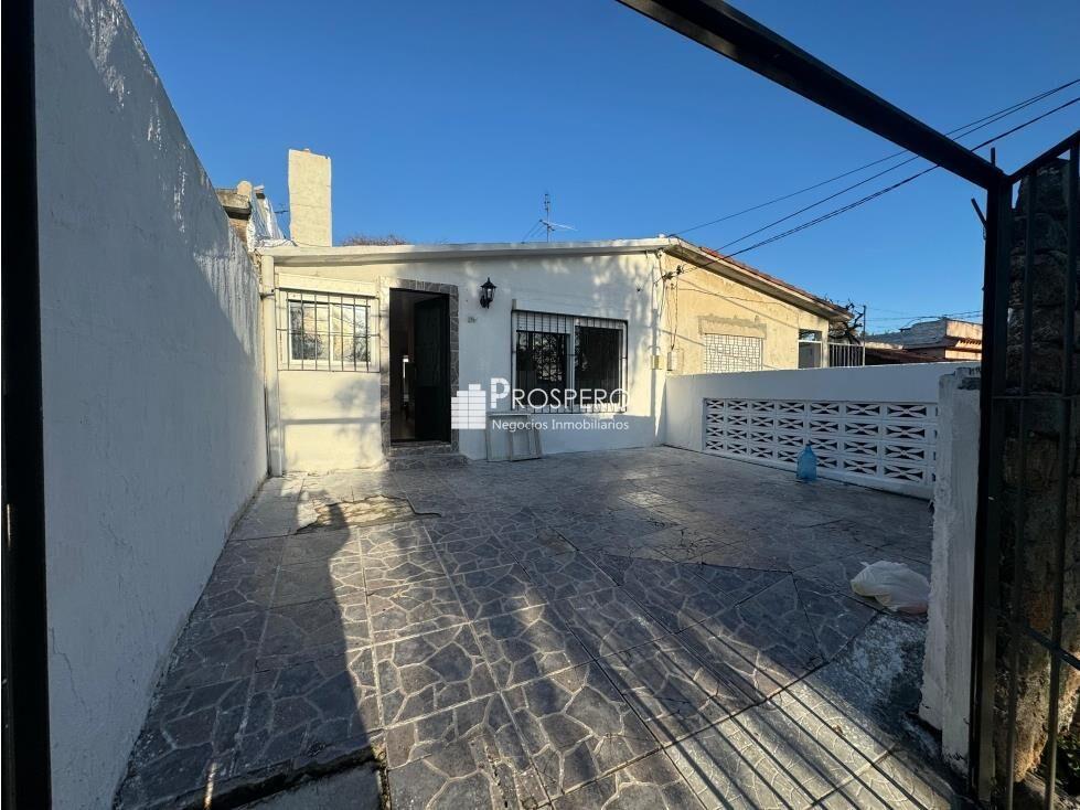 AL1918 venta casa 2dorm Sayago, patio c/renta