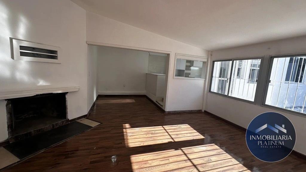 Casa en alquiler c/ cochera en Buceo