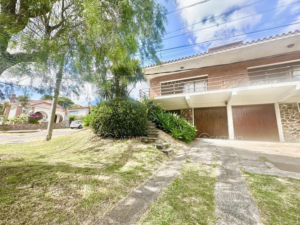 Venta Hermosa Casa - 3 dormitorios 2 baños -
