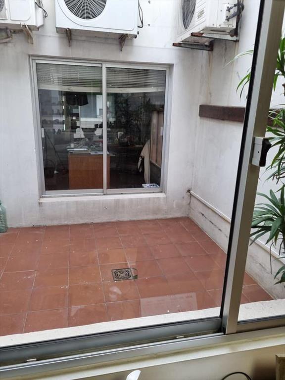 Local -Av Garibaldi casi Bv Artigas , local 4 apartamento