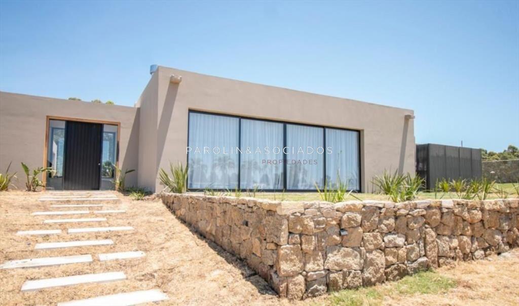 Casa de 4 dormitorios en venta en Pueblo Mio, del