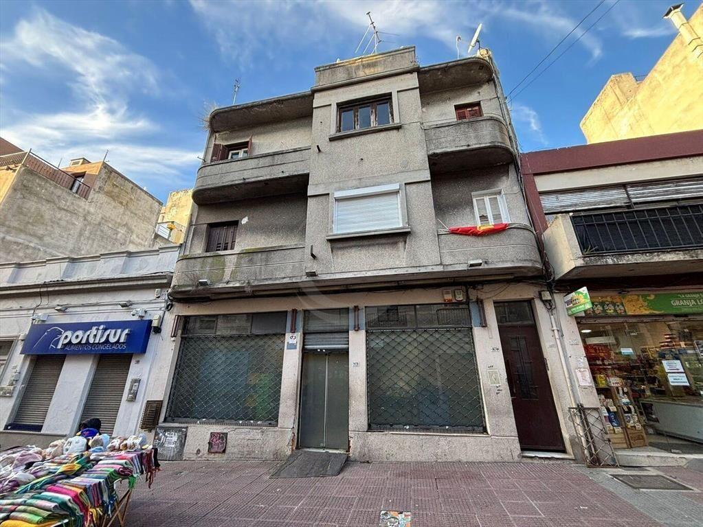 CASATROJA VENTA DE EDIFICIO SOBRE CALLE PEATONAL EN CIUDAD