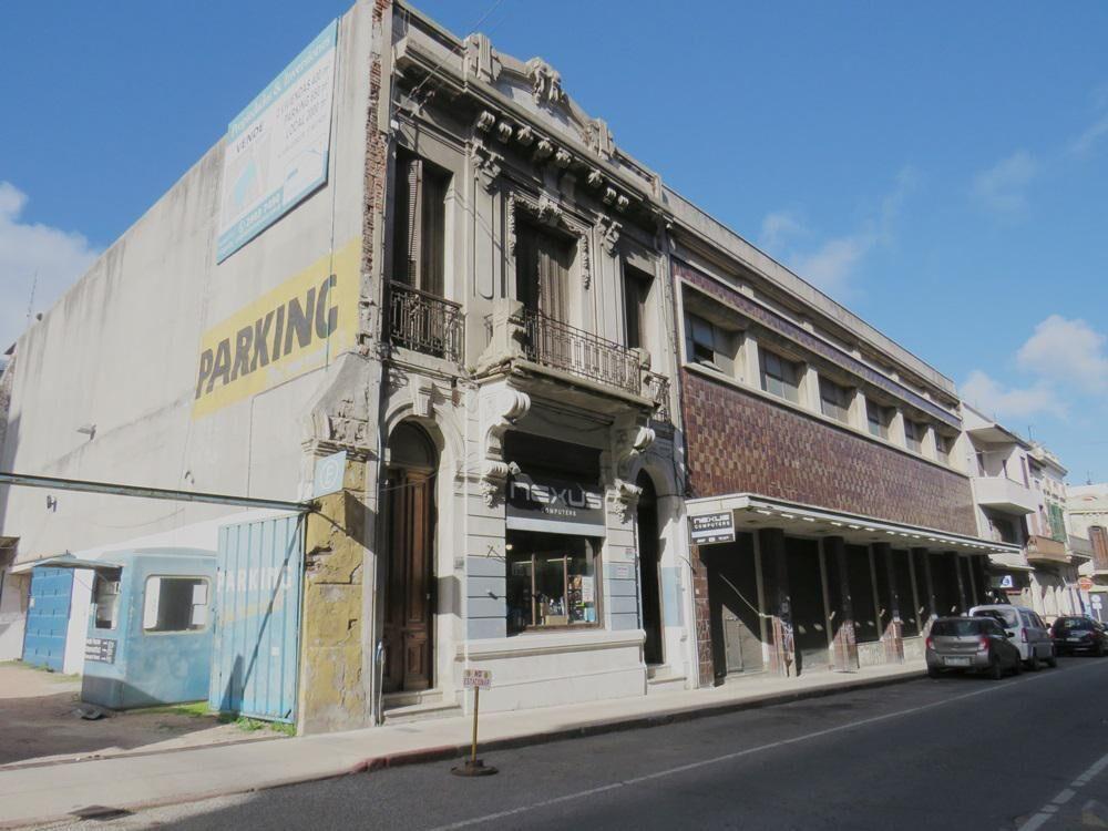 Tres padrones: Parking, local y apartamento