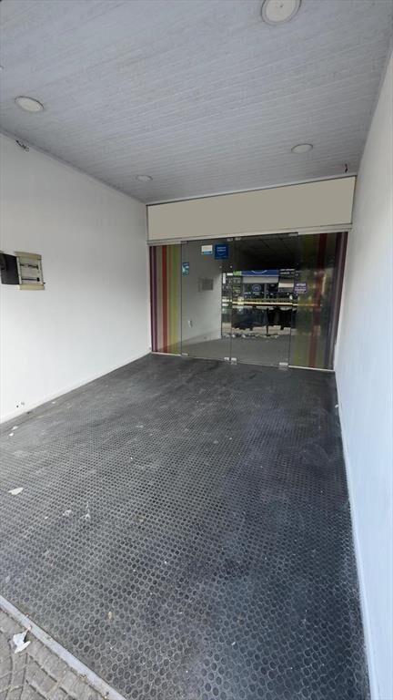 Gran esquina, Agraciada y Pilar Costa, 85 m2 , 5 mts de fre