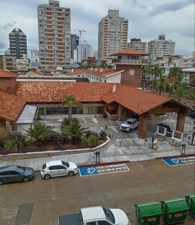 Apartamento en venta en Punta del Este con servicios!!