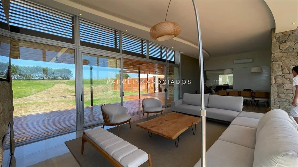 Casa en venta de 4 dormitorios en Pueblo MÃo,