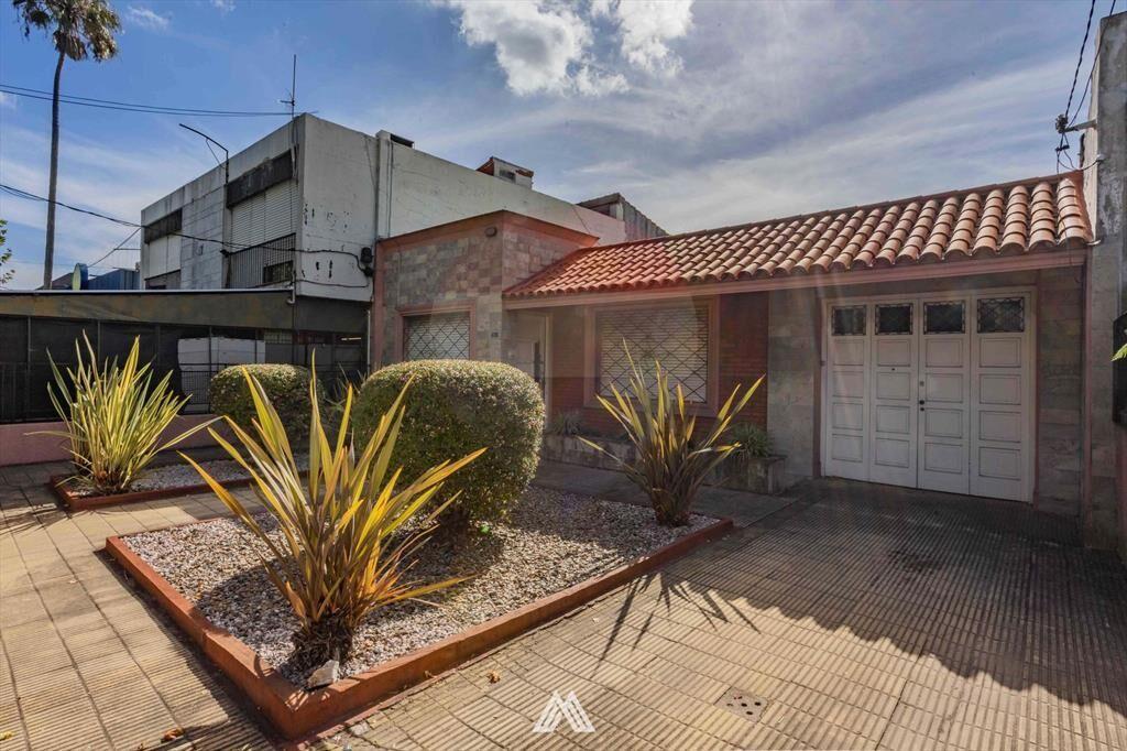 Venta casa 3 dormitorios,2 baños Cerrito