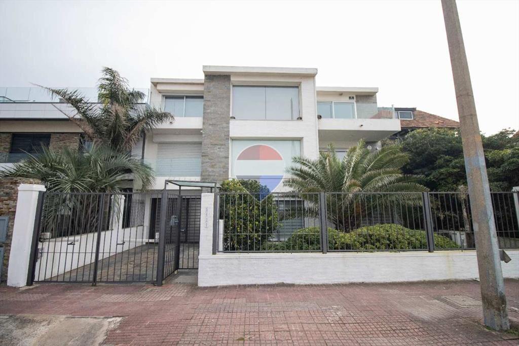 Venta apartamento sobre Rambla Punta Gorda