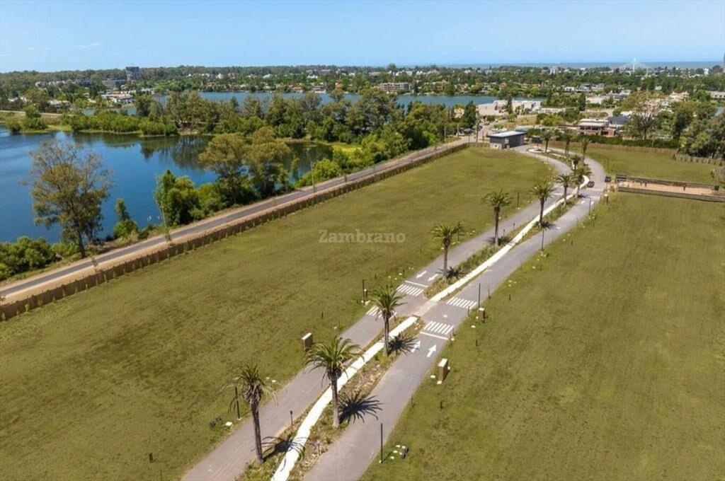 Venta terreno Reserva de Lagos