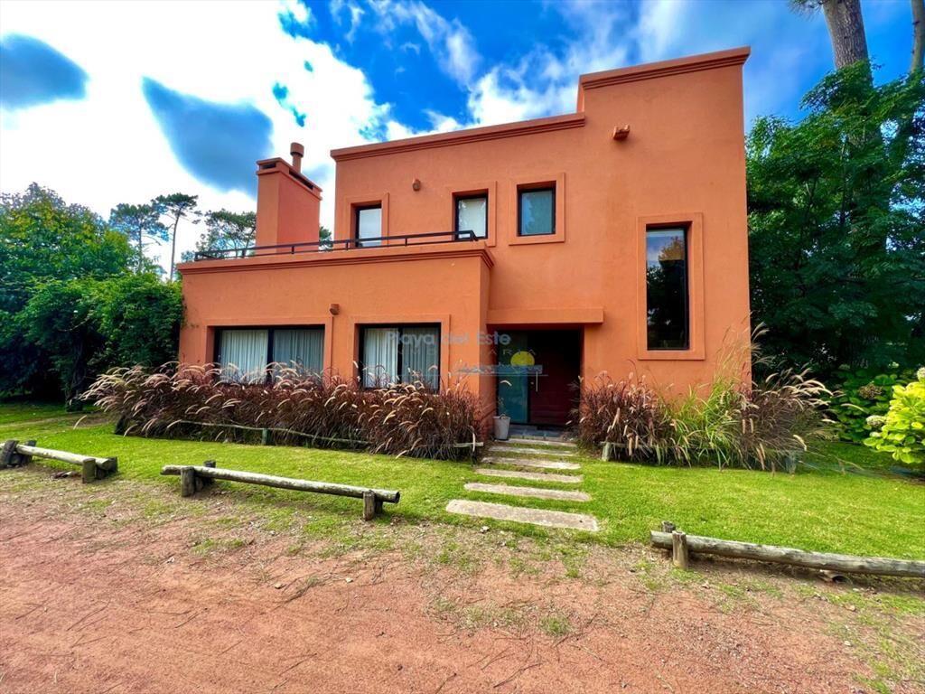 Alquiler anual y venta casa 2 dormitorios en