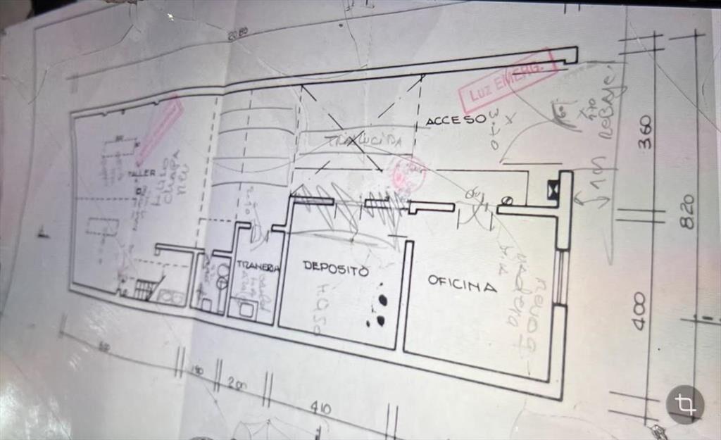 Venta de Taller Automotriz - 183 m² (Tres Cruces)