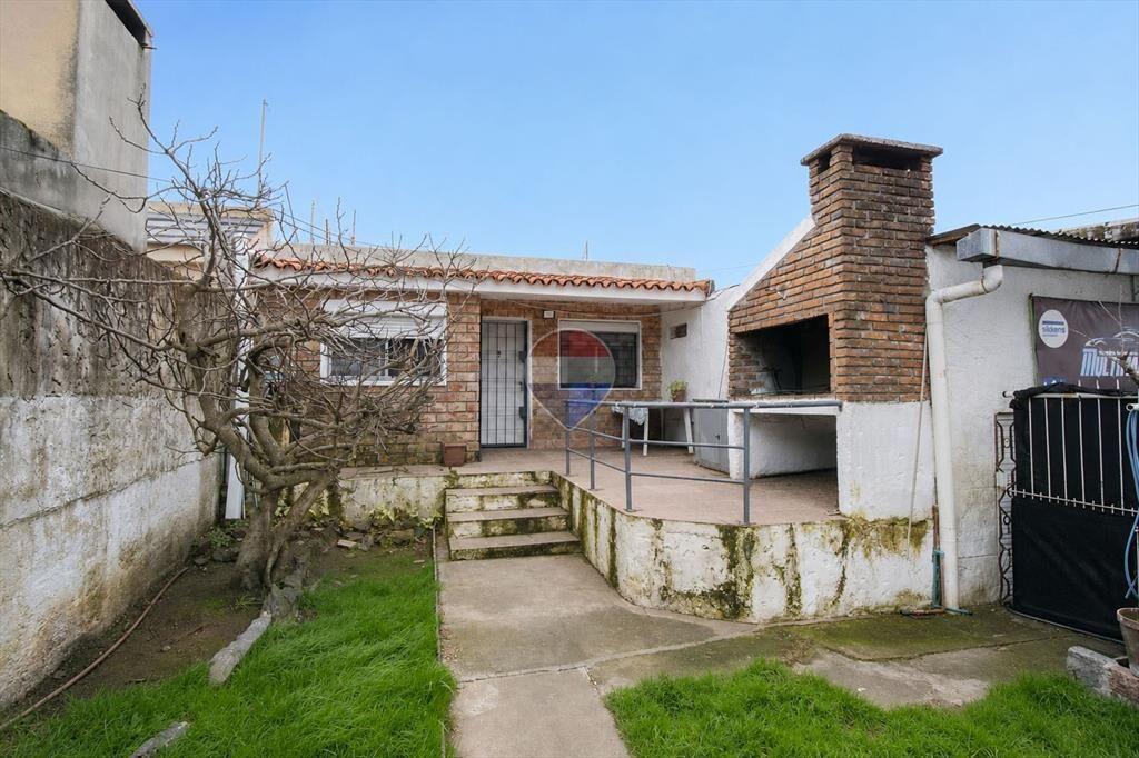 VENTA Casa PH y Depósito. Con Renta por vencer