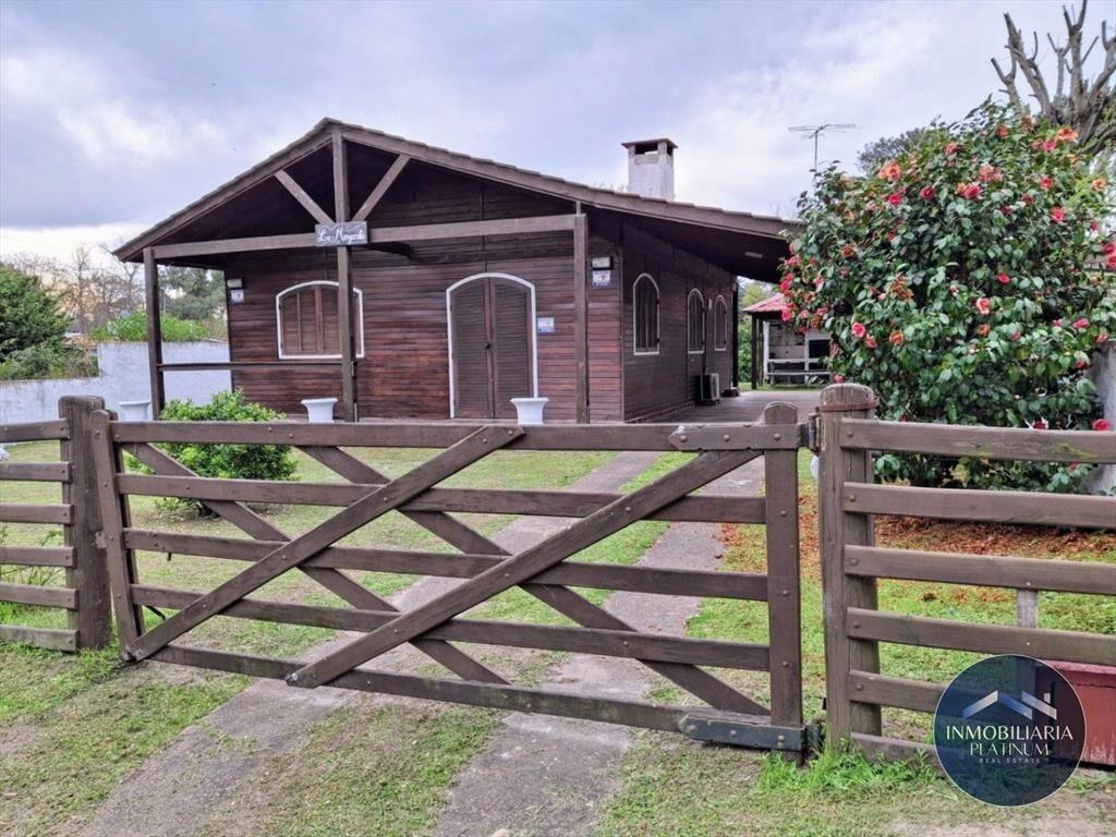 Casa en venta c/ cochera en La Floresta