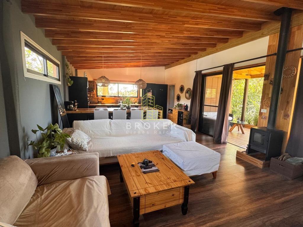 Moderna casa, a pasos del mar, en alquiler en del